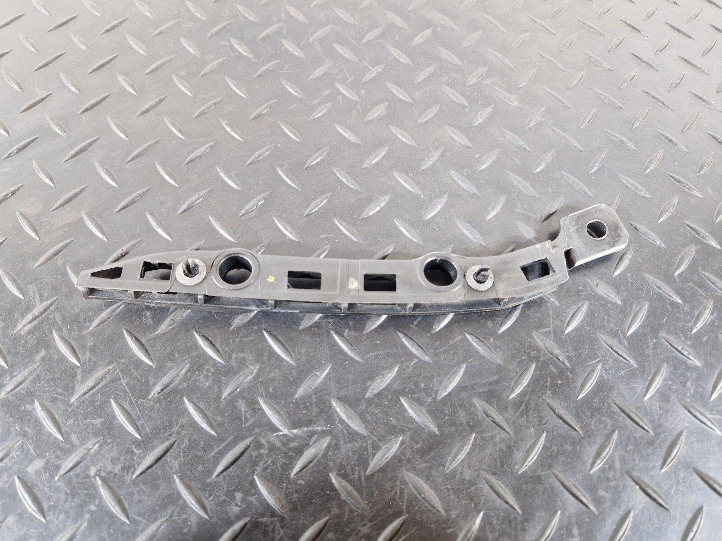 14-19 MERCEDES BENZ GLA X156 OEM REAR BUMPER RIGHT SUPPORT BRACKET A1568850421