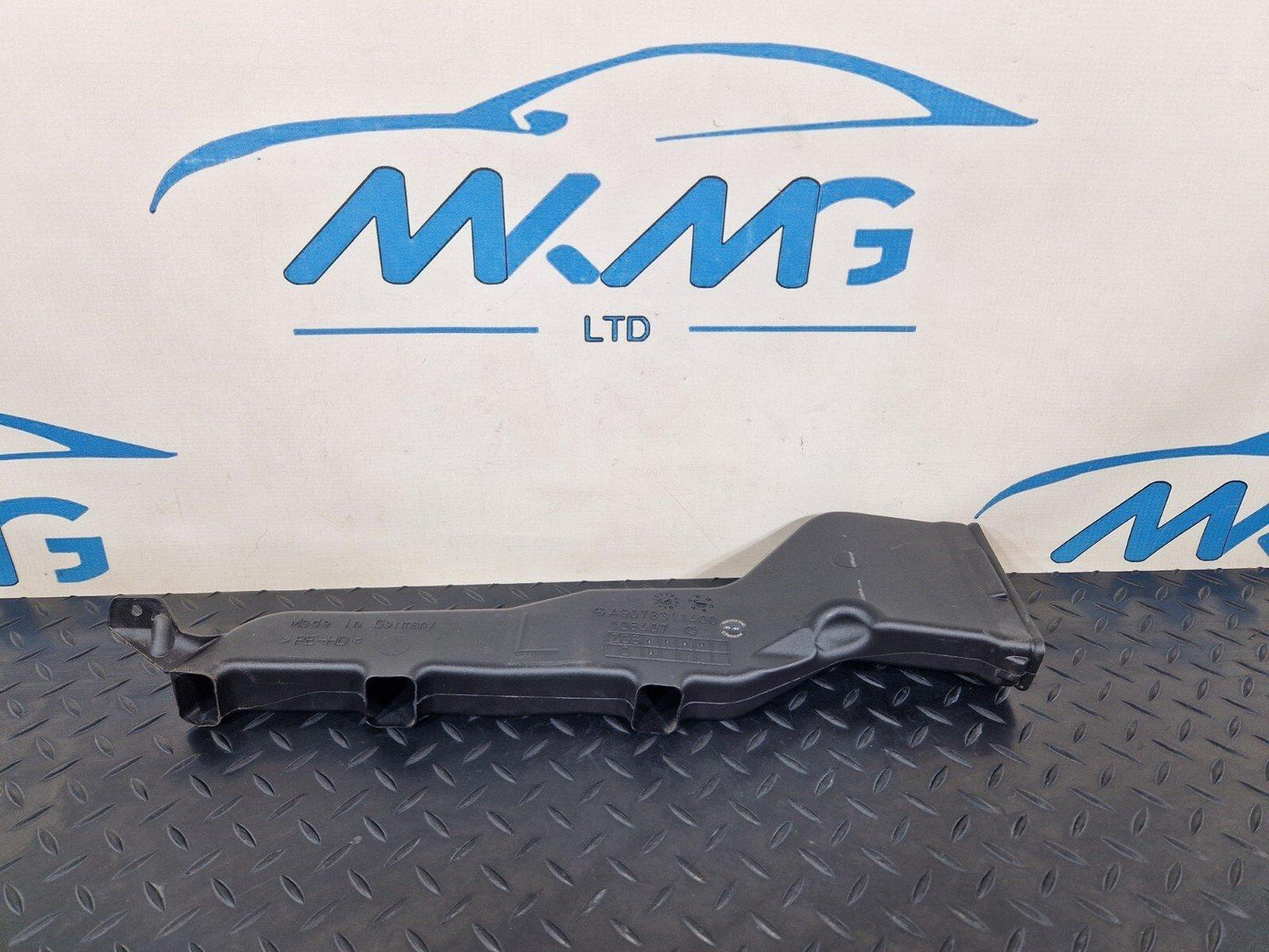 18-ON MERCEDES BENZ SPRINTER W907 OEM AIR DUCT A9078311400