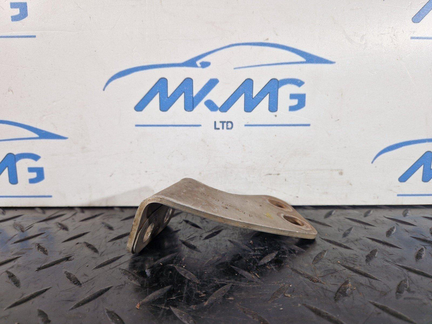 16-19 MERCEDES BENZ GLE W166 GENUINE RIGHT O/S EXHAUST BRACKET A1664910600
