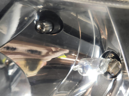 Honda Civic FN Hatchback Front Left Passenger Side Headlight *Damaged* 100-22877