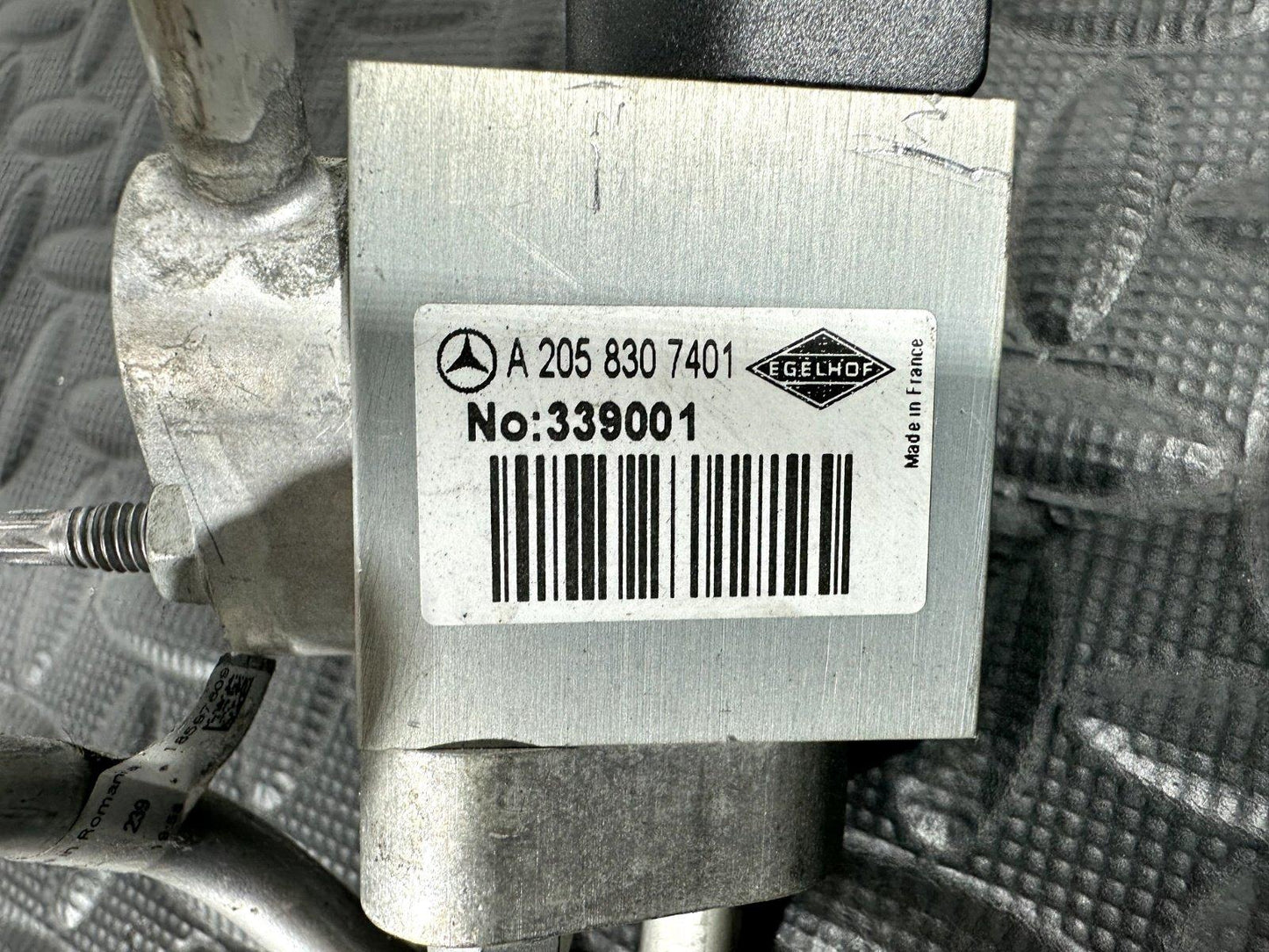 14-21 MERCEDES BENZ C300 W205 A/C PIPES & VALVE A2058307401 A2058307502