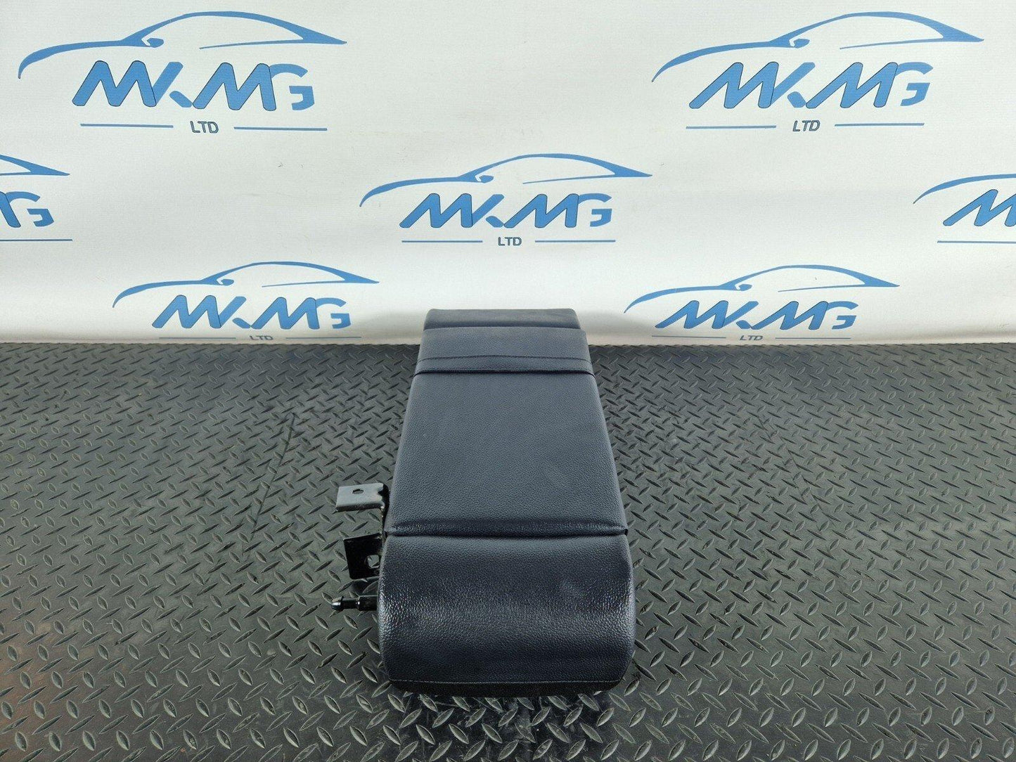14-21 MERCEDES BENZ C300h W205 OEM REAR CENTER MIDDLE SEAT LEATHER ARM REST