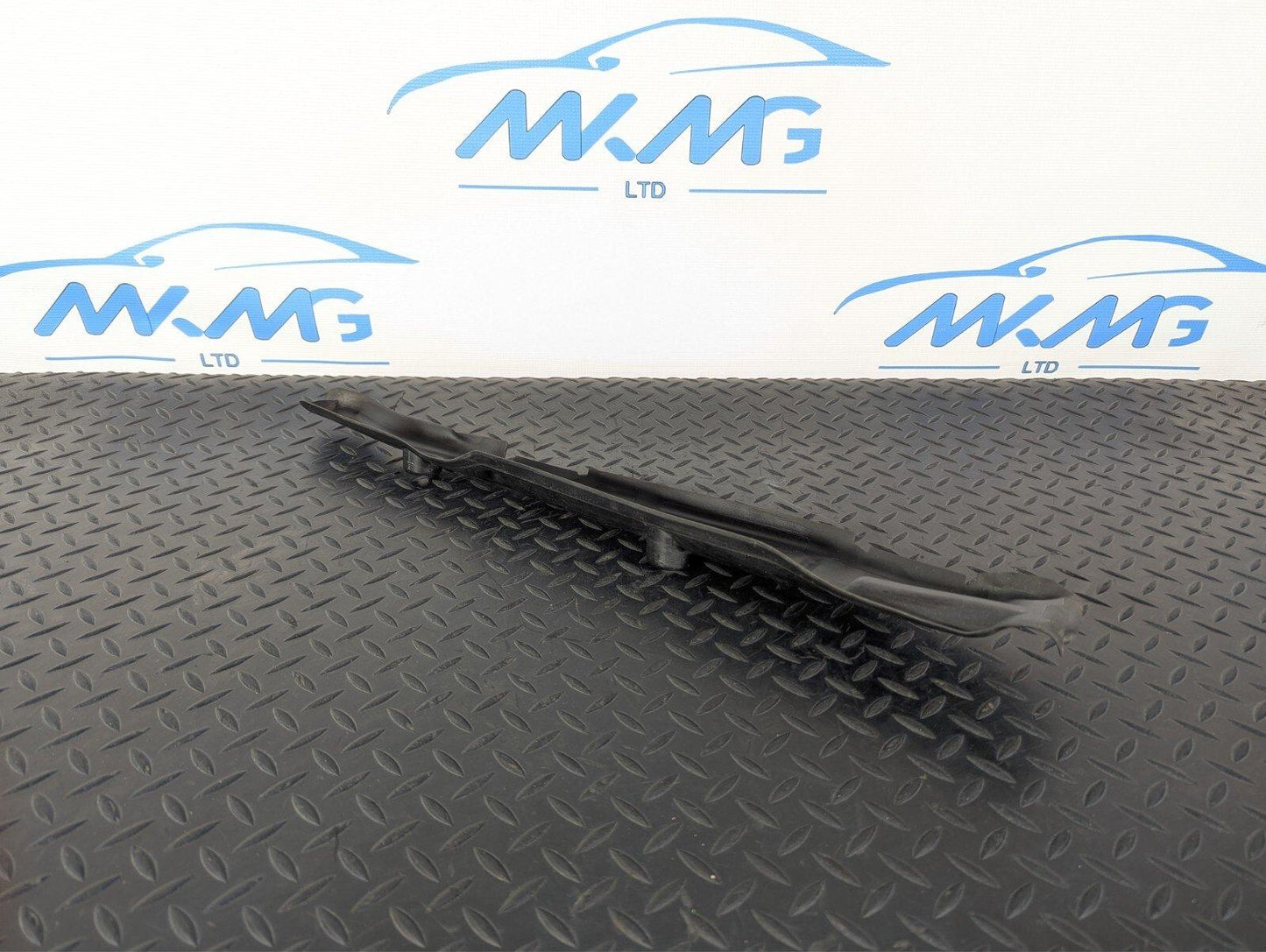 16-19 AUDI A4 B9 GENUINE OEM FRONT LEFT SIDE N/S WING FENDER COVER 8W0821111