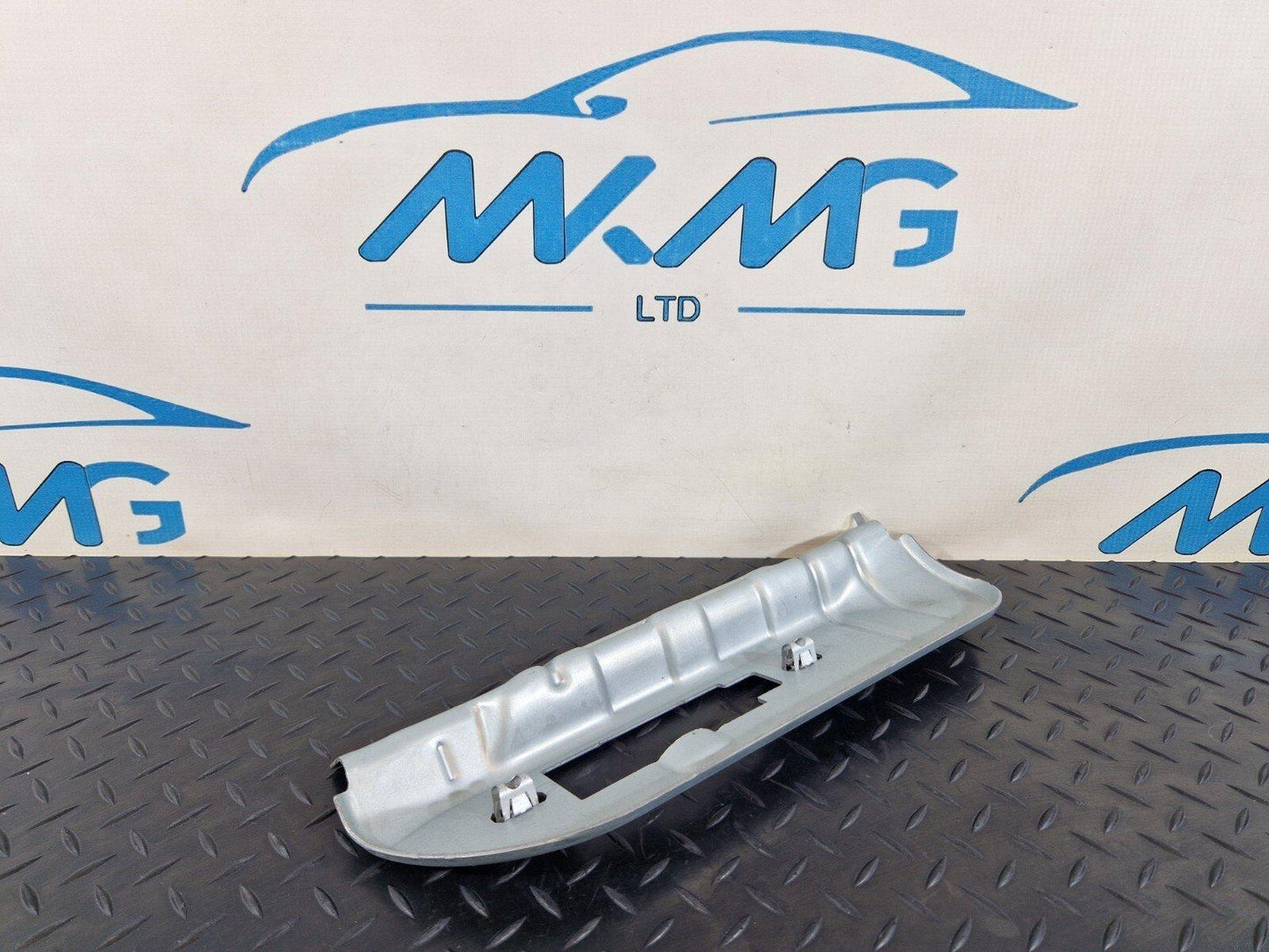 MERCEDES BENZ A CLASS W177 REAR LEFT N/S GRAB HANDLE ROOF MOUNT BRACKET