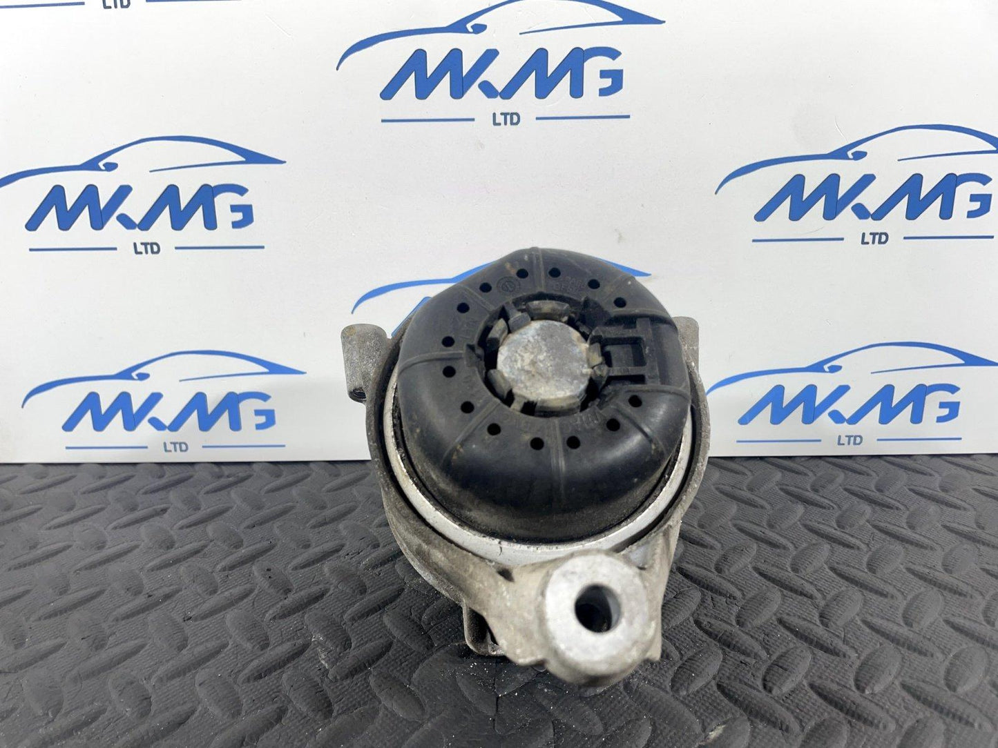 16-19 AUDI A4 B9 1.4 TFSI CVNA PETROL FRONT RIGHT SIDE ENGINE MOUNT 8W0199372CA