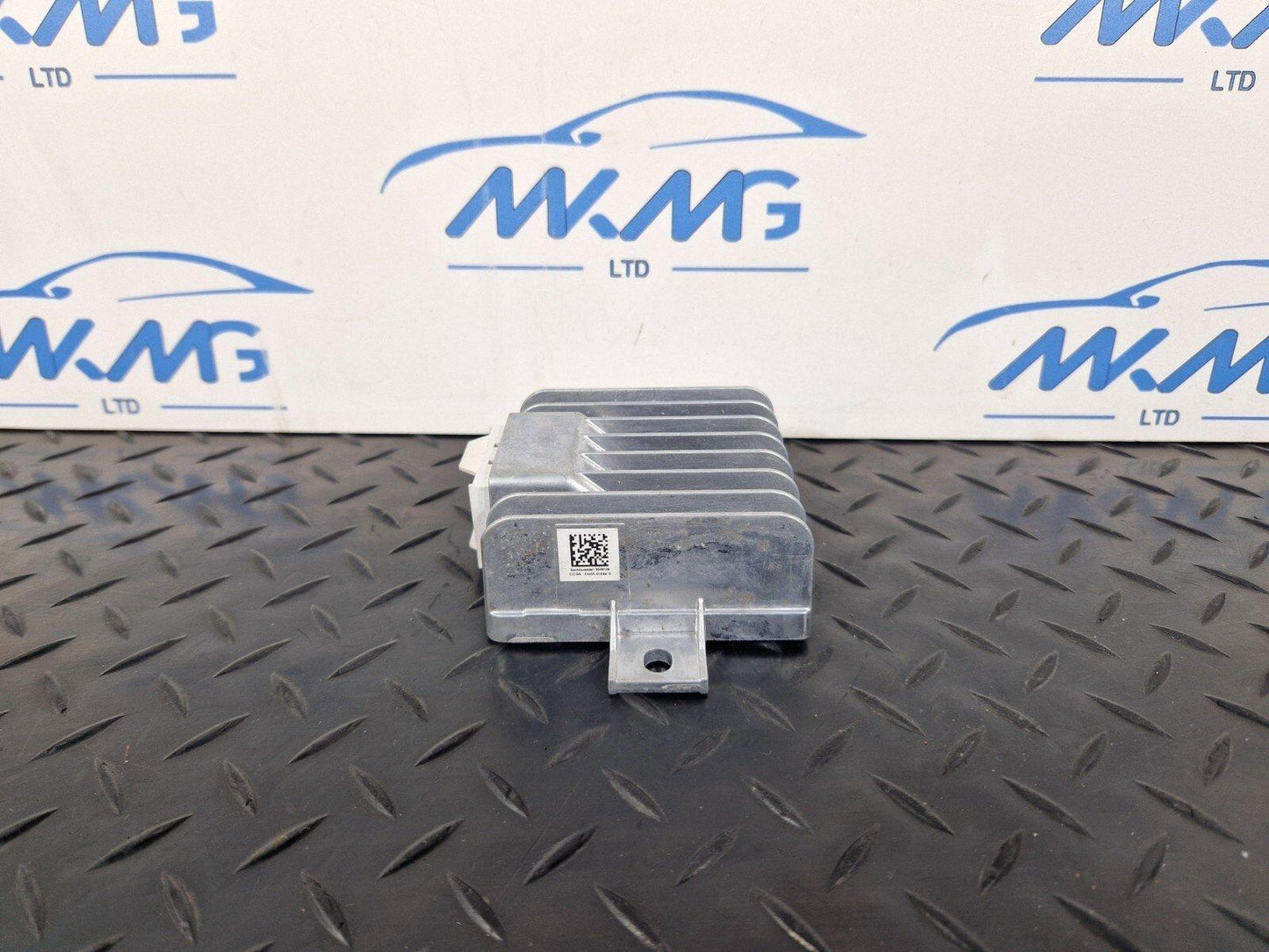19-ON MERCEDES BENZ CLA C118 HARMAN SOUND AMPLIFIER OEM A2139005932