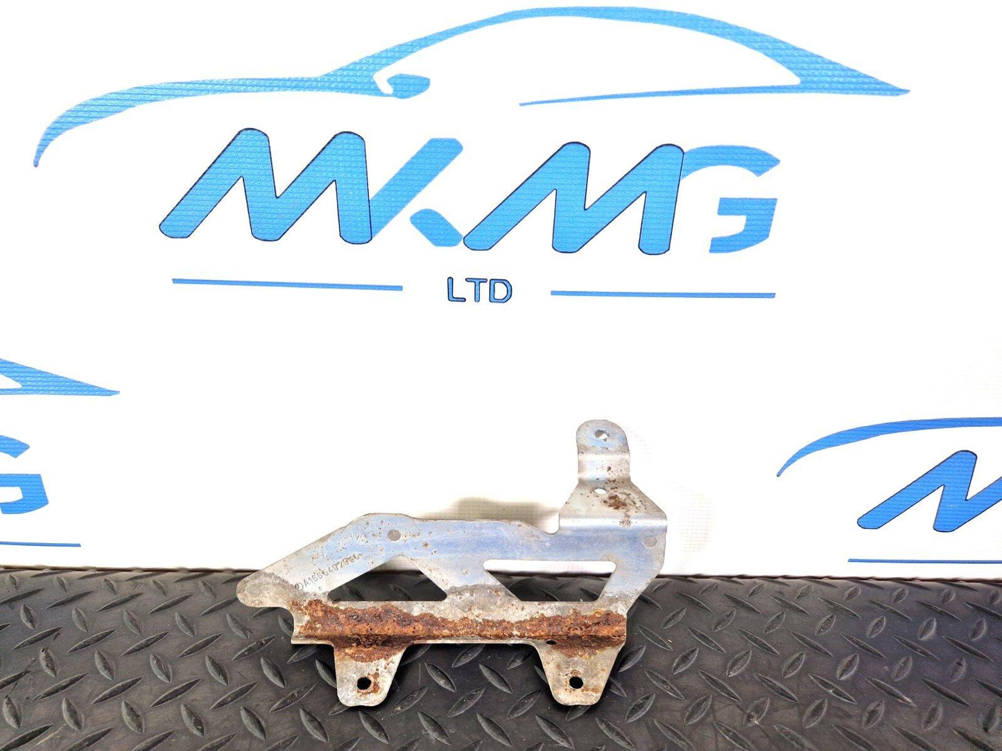 11-19 MERCEDES BENZ ML W166 OEM EXHAUST SYSTEM BRACKET A1665402940