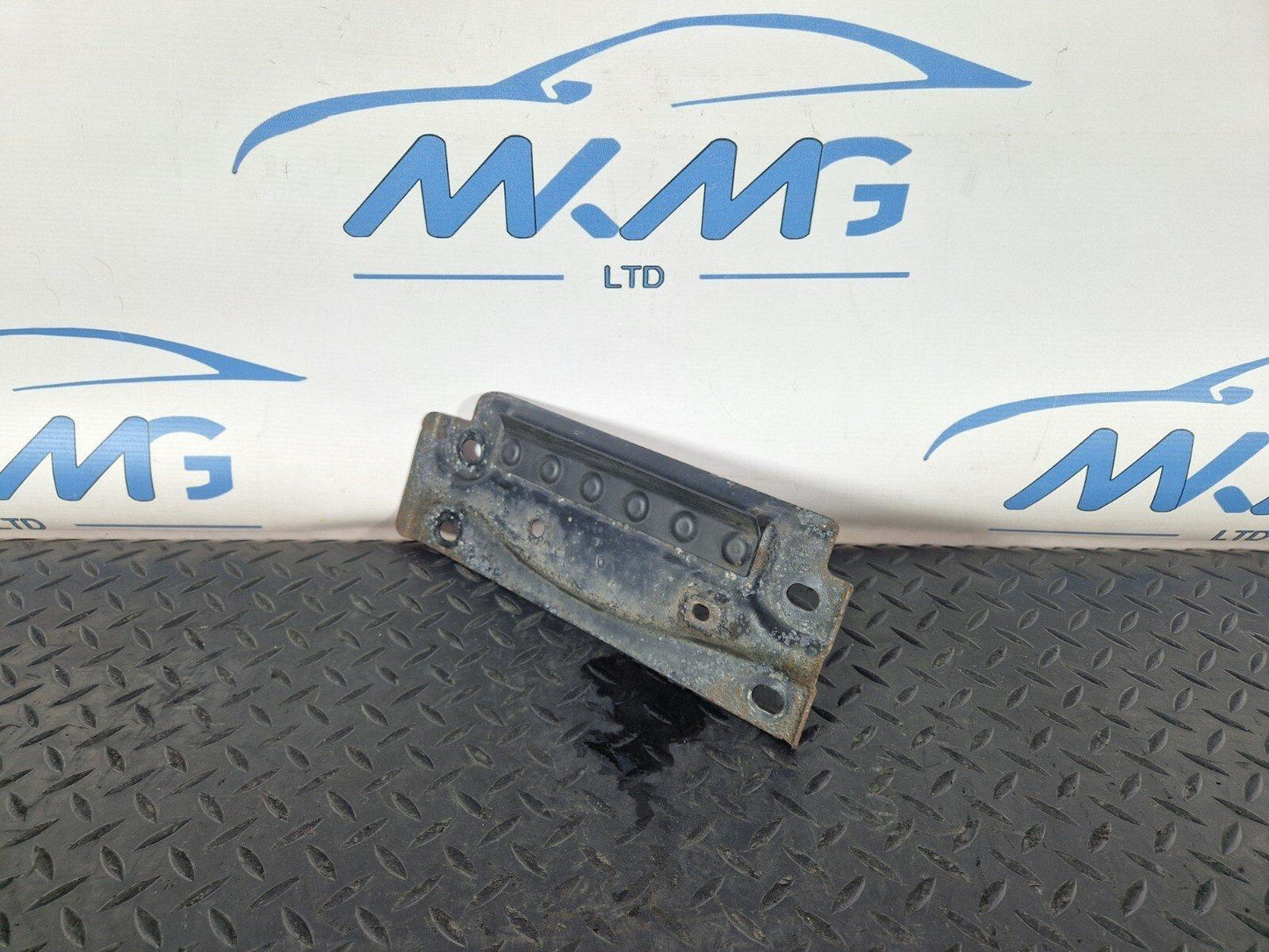 16-19 AUDI A4 B9 GENUINE OEM MUFFLER MOUNT BRACKET PLATE 8W0803183A