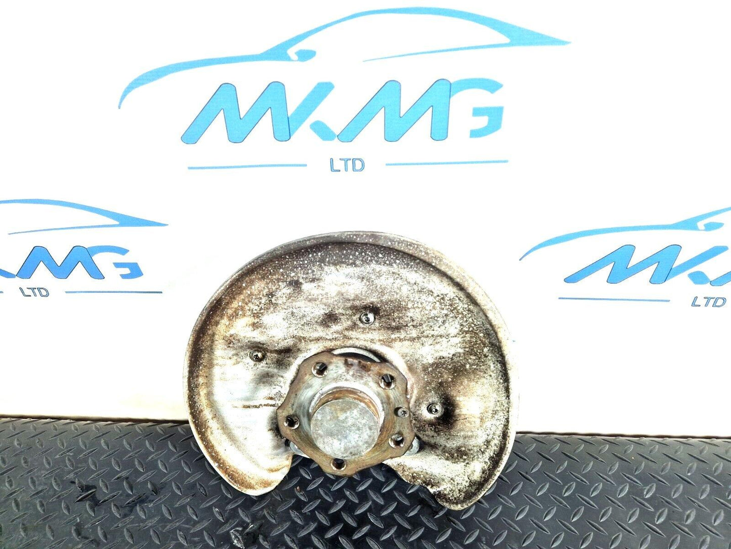 16-24 AUDI A5 F5 COUPE GENUINE REAR LEFT N/S WHEEL HUB & BEARING 8W0615611