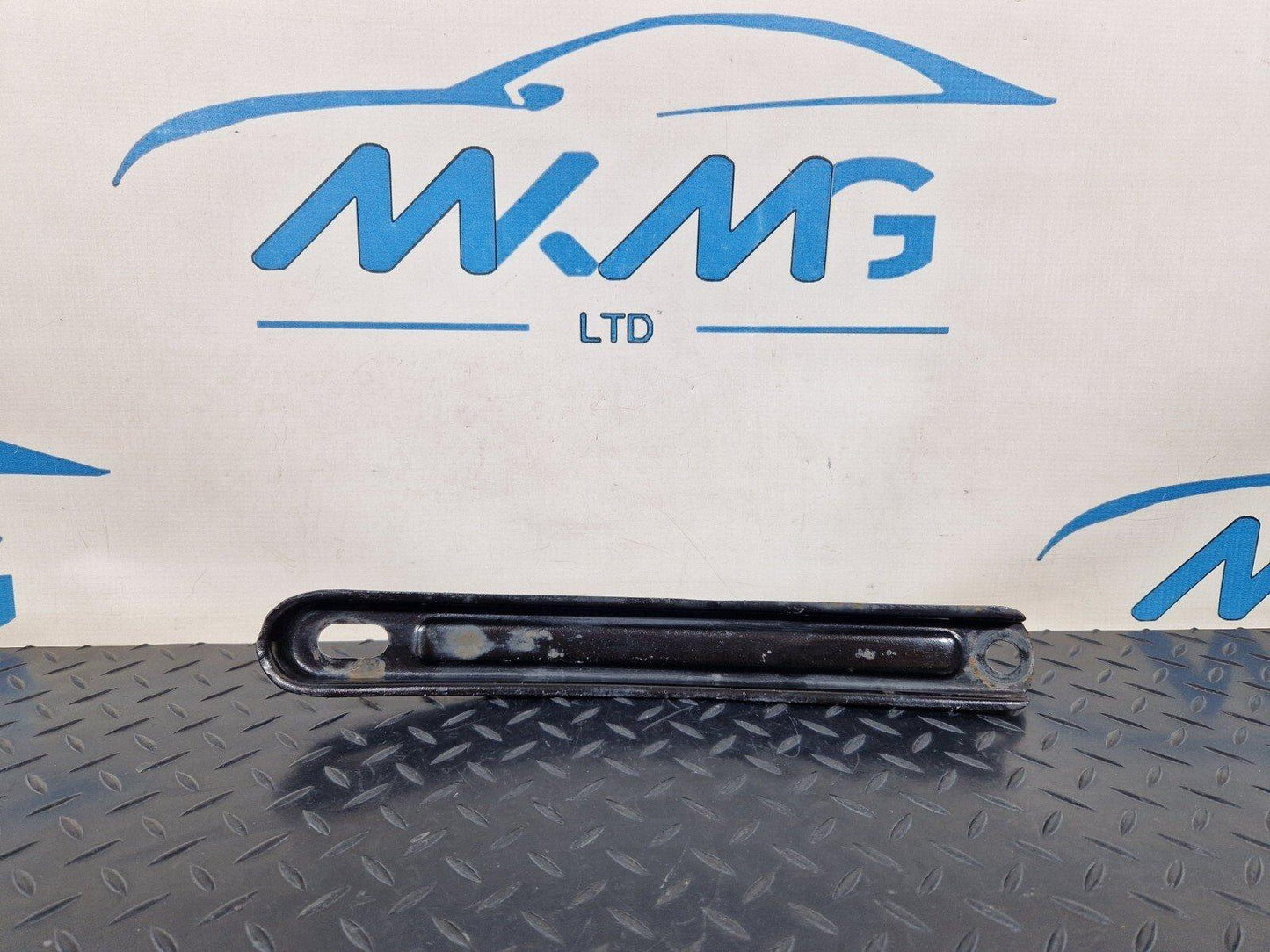 14-21 MERCEDES BENZ C200d W205 FRONT AXLE CARRIER BRACING BRACKET A2056282000