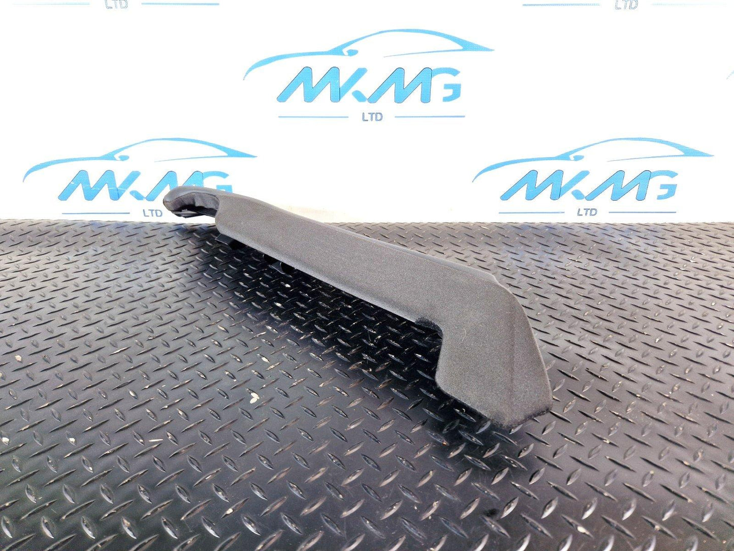 16-19 AUDI A4 B9 GENUINE OEM REAR RIGHT SEAT COVER TRIM 8W0885704A