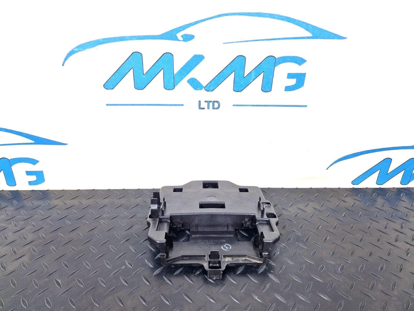 18-ON MERCEDES BENZ SPRINTER W907 OEM BATTERY TERMINAL TRIM A9075450900