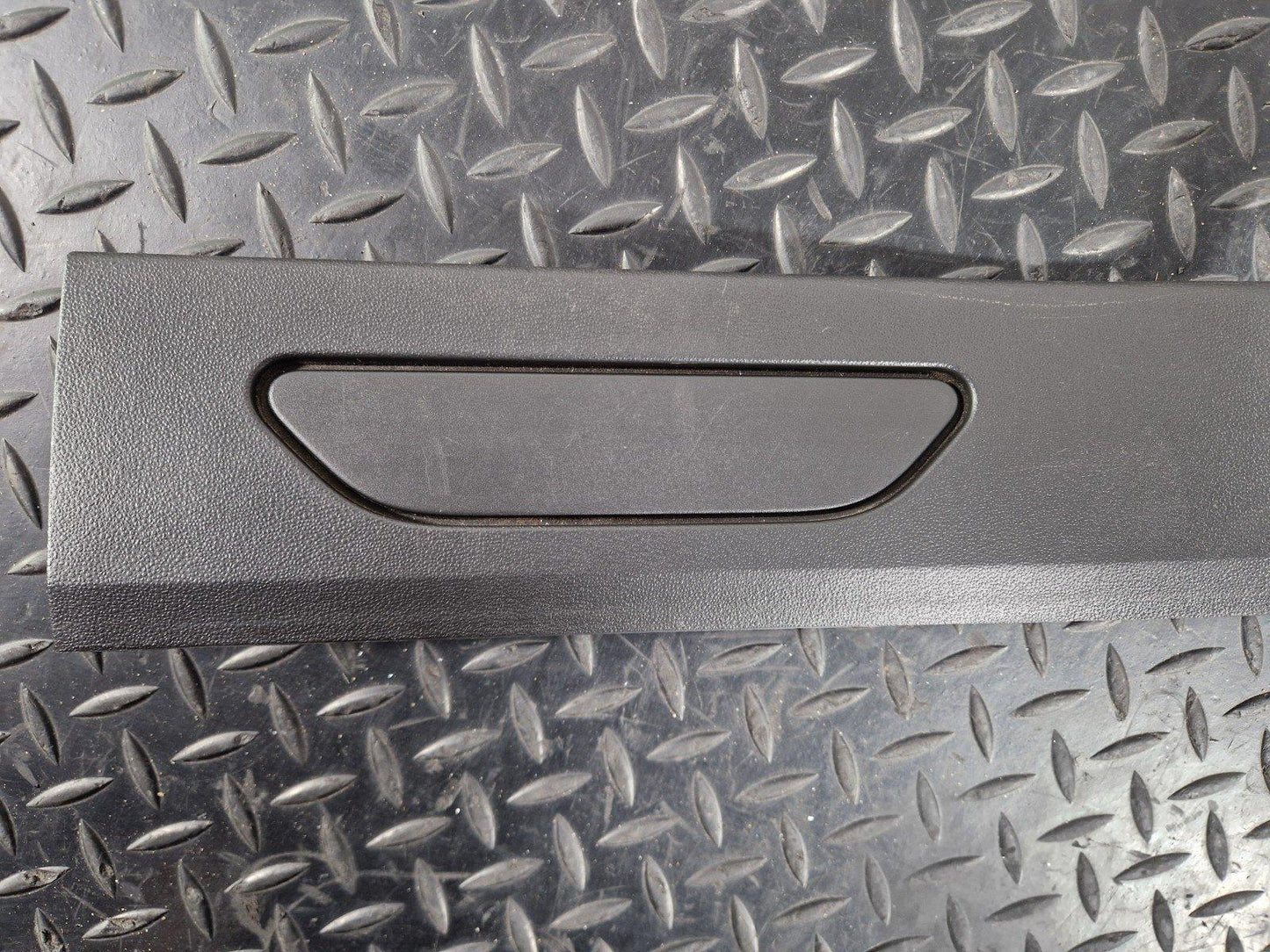 19-ON RANGE ROVER EVOQUE L551 GENUINE LEFT N/S PASSENGER STEP TRIM K8D213245AA