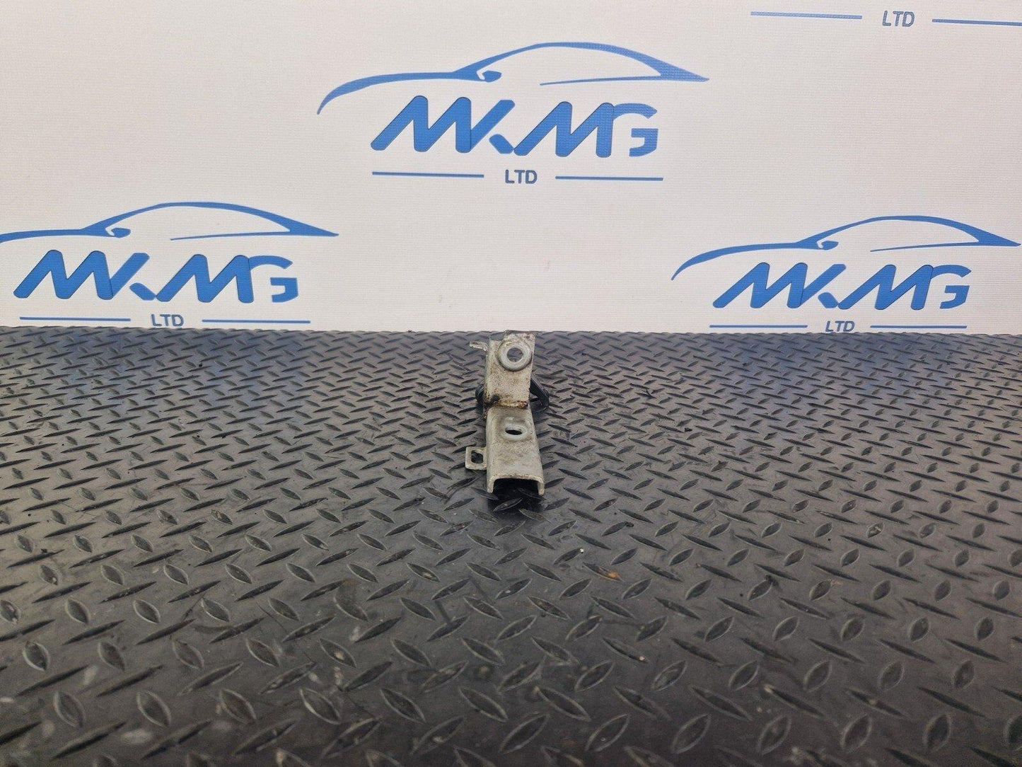 14-21 MERCEDES-BENZ C250D W205 OEM EXHAUST PIPE MOUNT HOOK BRACKET A2054902440