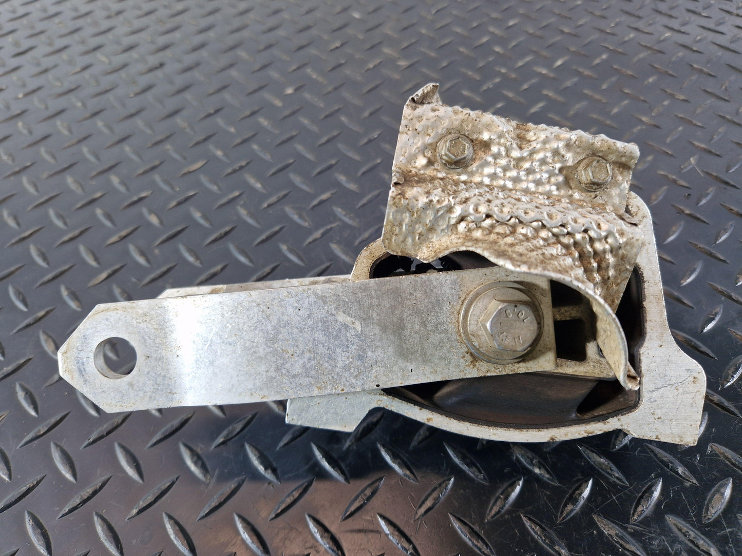 Range Rover Evoque L551 REAR RIGHT ENGINE MOUNT K8D26P082BA K8D26H051AA