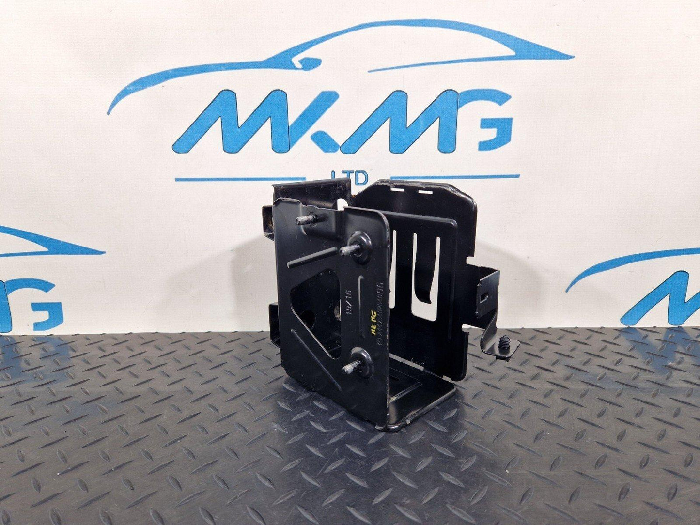 14-23 MERCEDES BENZ VITO W447 GENUINE BATTERY TRAY HOLDER BRACKET A4475402640