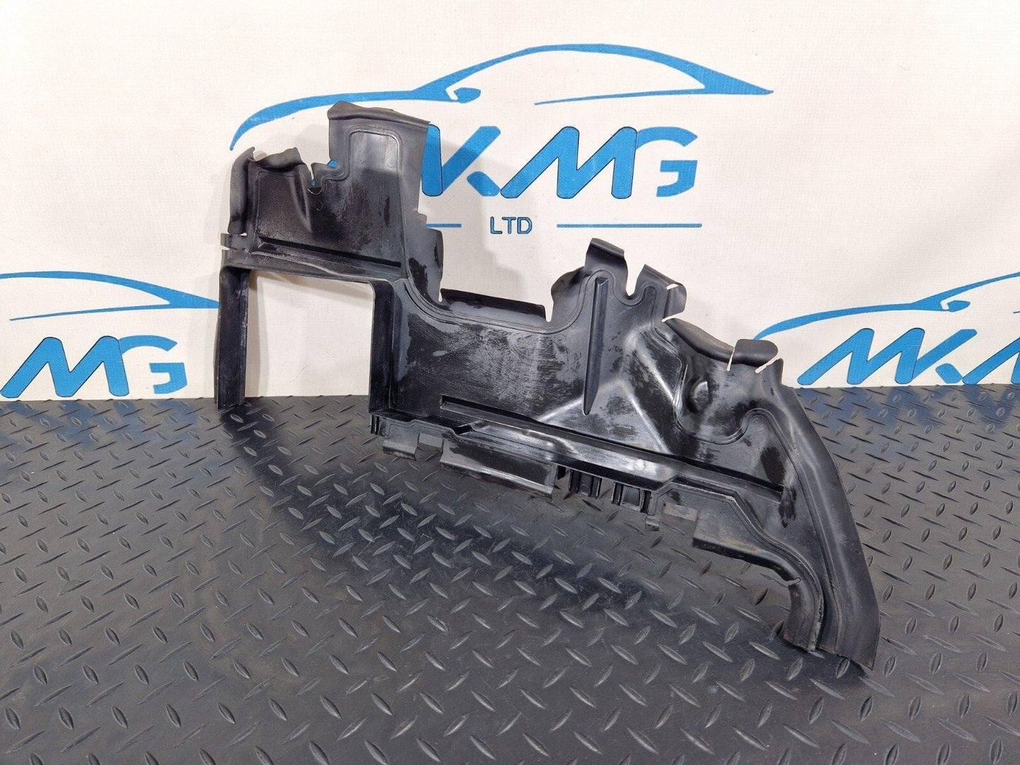 15-18 AUDI A7 4G GENUINE OEM FRONT LEFT N/S RADIATOR AIR GUIDE 4G8121284T