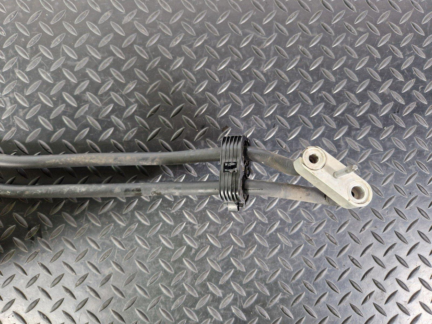 14-21 MERCEDES BENZ C300h W205 HYBRID BATTERY COOLING HOSES A2058306702