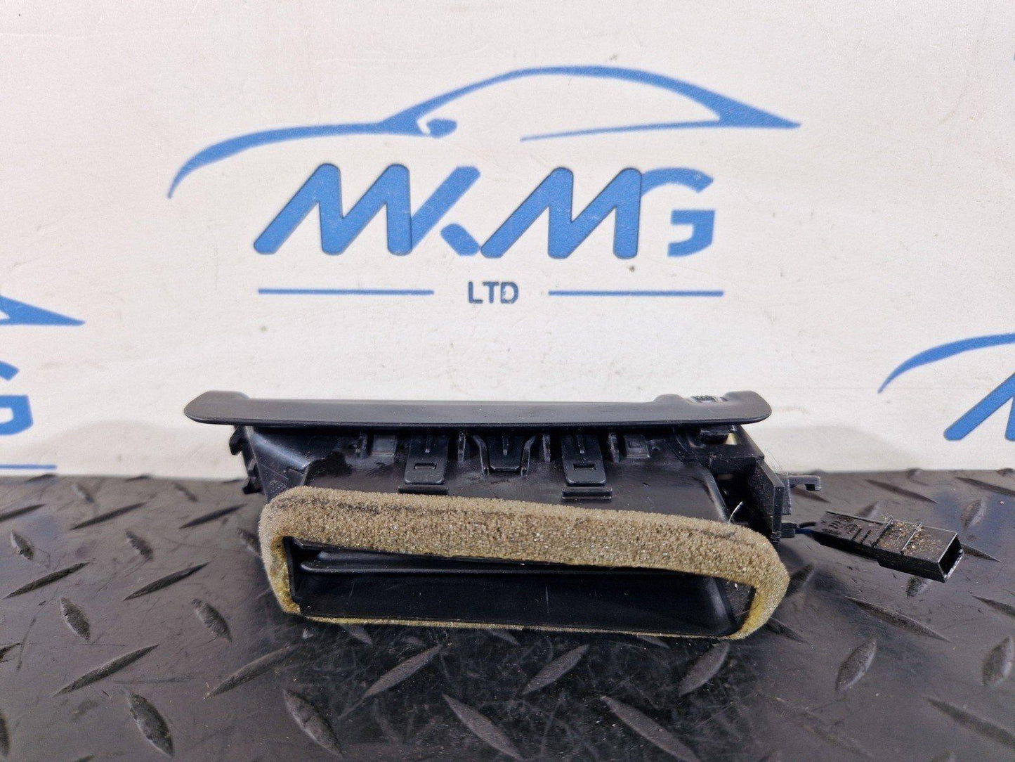 16-20 AUDI Q7 4M RIGHT UPPER B PILLAR AIR VENT GRILLE 4G0819210D