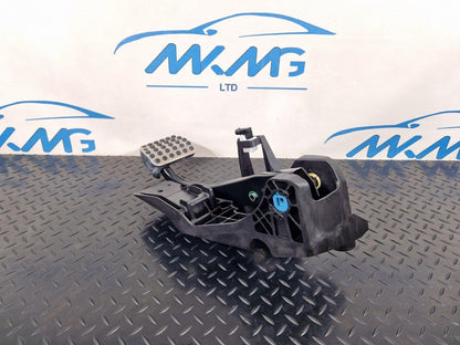 19-ON MERCEDES BENZ B CLASS W247 AUTOMATIC BRAKE PEDAL ASSEMBLY UNIT A2472902600
