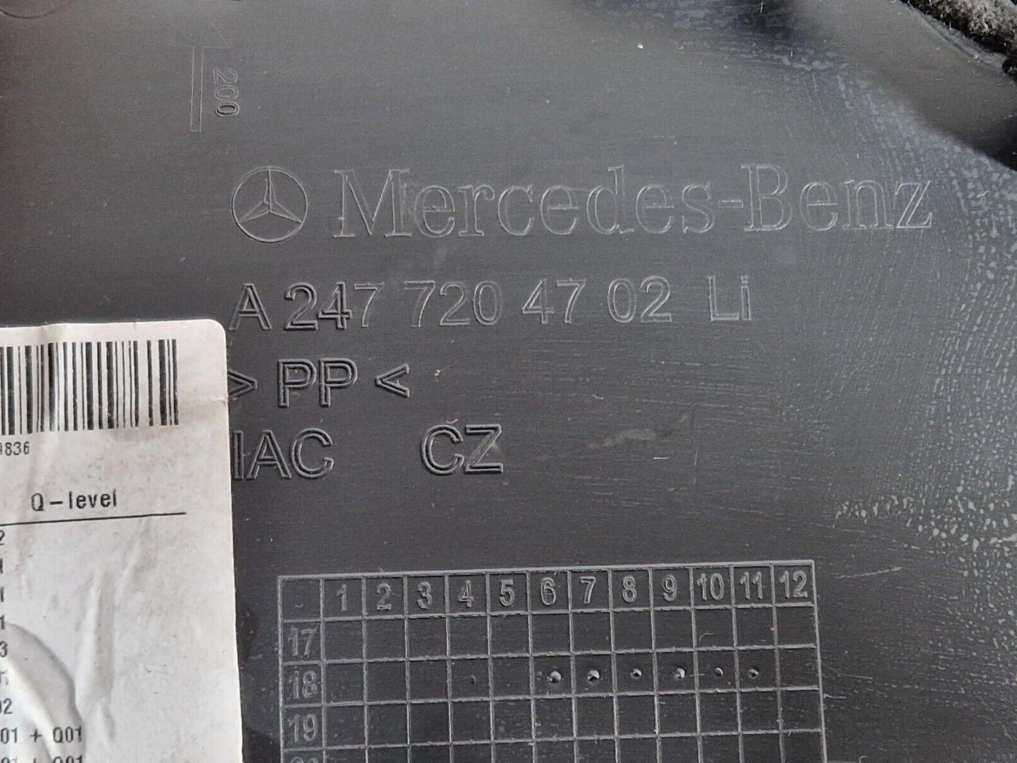 19-ON MERCEDES BENZ B CLASS W247 RONT LEFT N/S DOOR PANEL CARD A2477204702