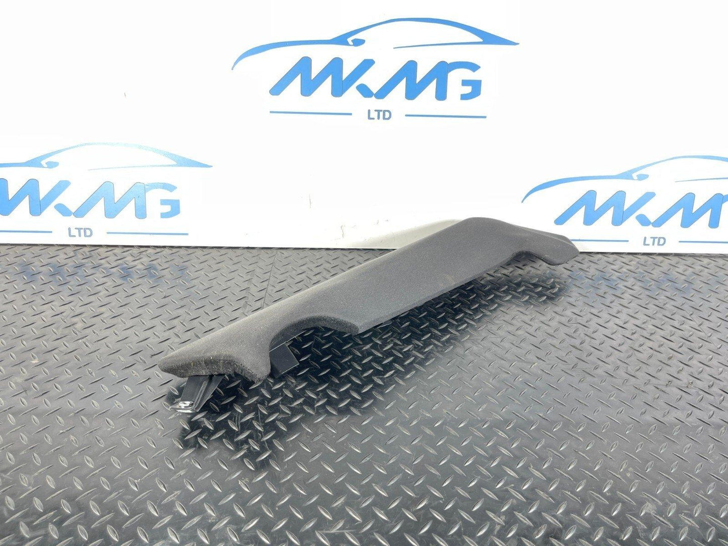 16-19 AUDI A4 B9 ESTATE GENUINE REAR RIGHT DRIVER SIDE CLOTH BOLSTER 8W0885704