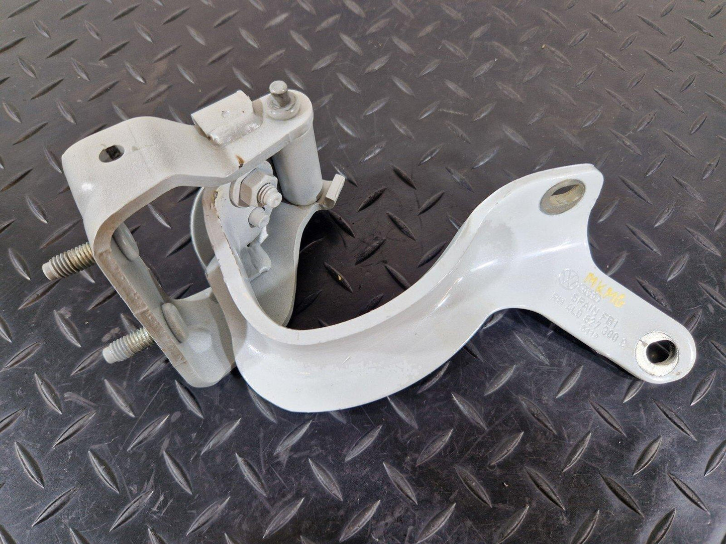 10-15 AUDI Q7 4L OEM REAR RIGHT O/S TAILGATE BOOTLID HINGE IN WHITE 4L0827300C