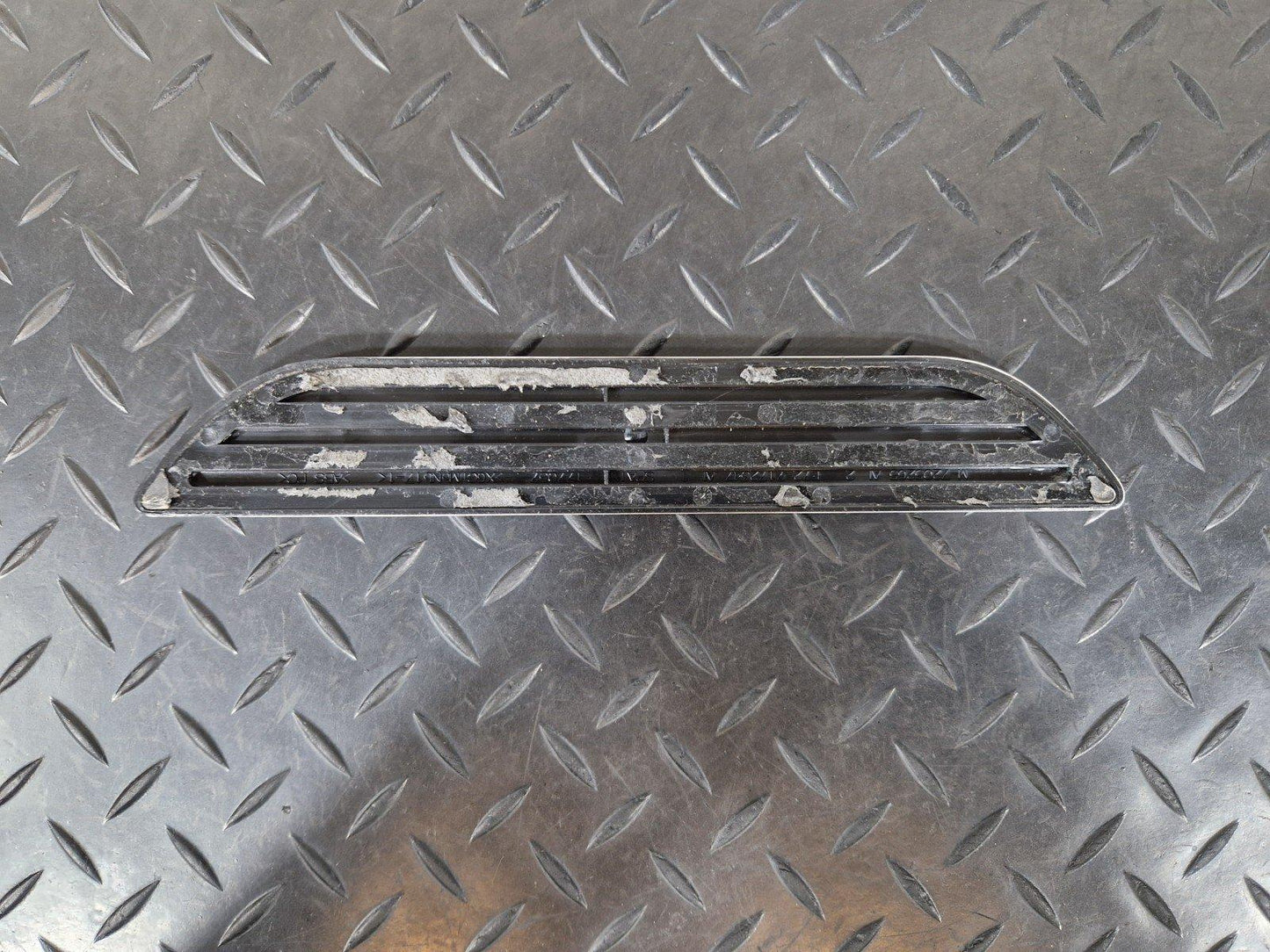 10-13 BMW E70 LCI X5 GENUINE OEM REAR DOOR KICK PLATES SILL COVER TRIM 7205265