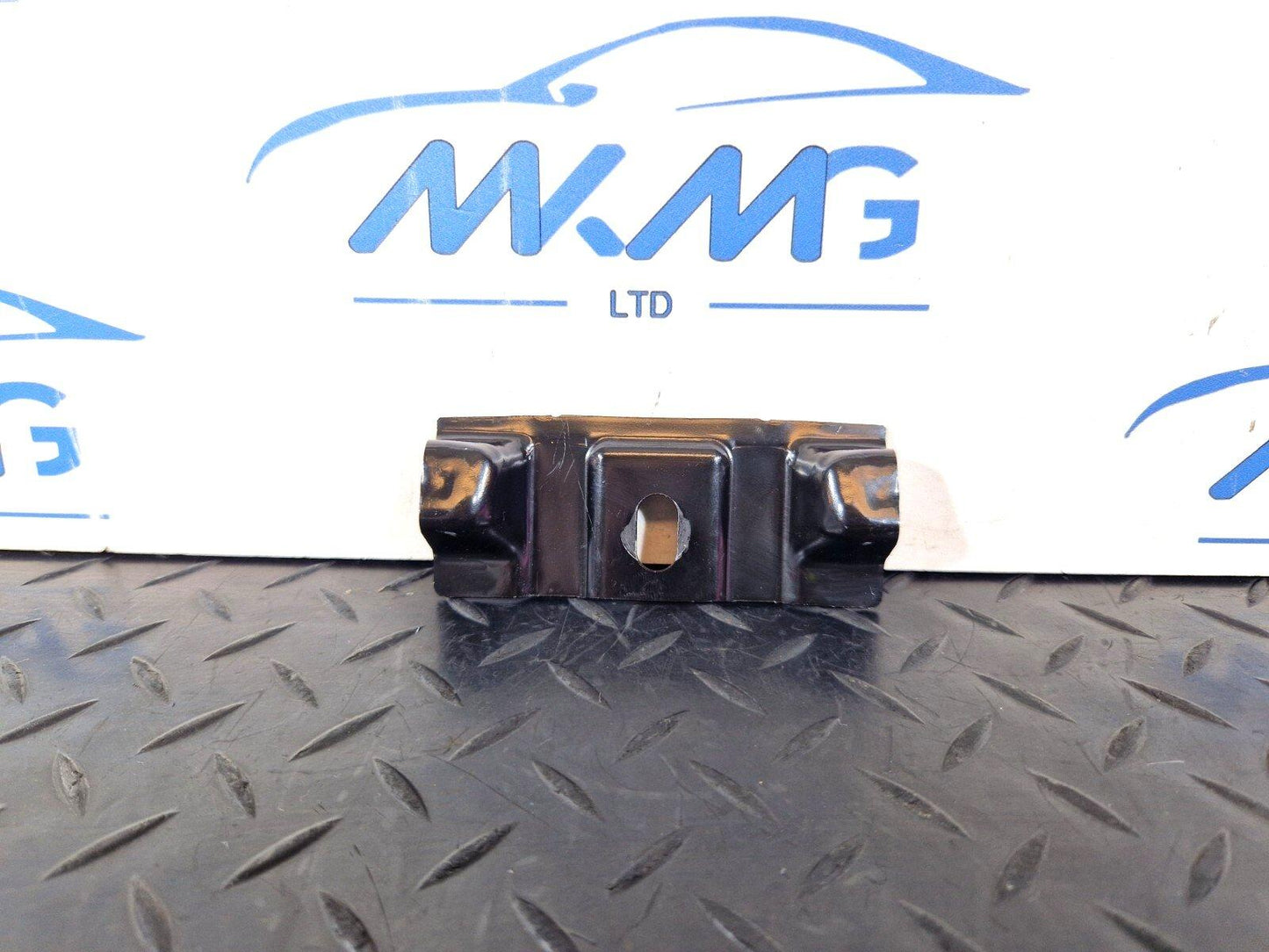 14-21 MERCEDES BENZ C300h W205 OEM BATTERY HOLDER A2056193200