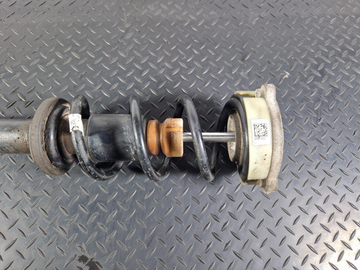 16-19 AUDI A4 B9 FRONT STRUT SHOCK ABSORBER FITS BOTH SIDES 8W0031AK 8W0413031AK
