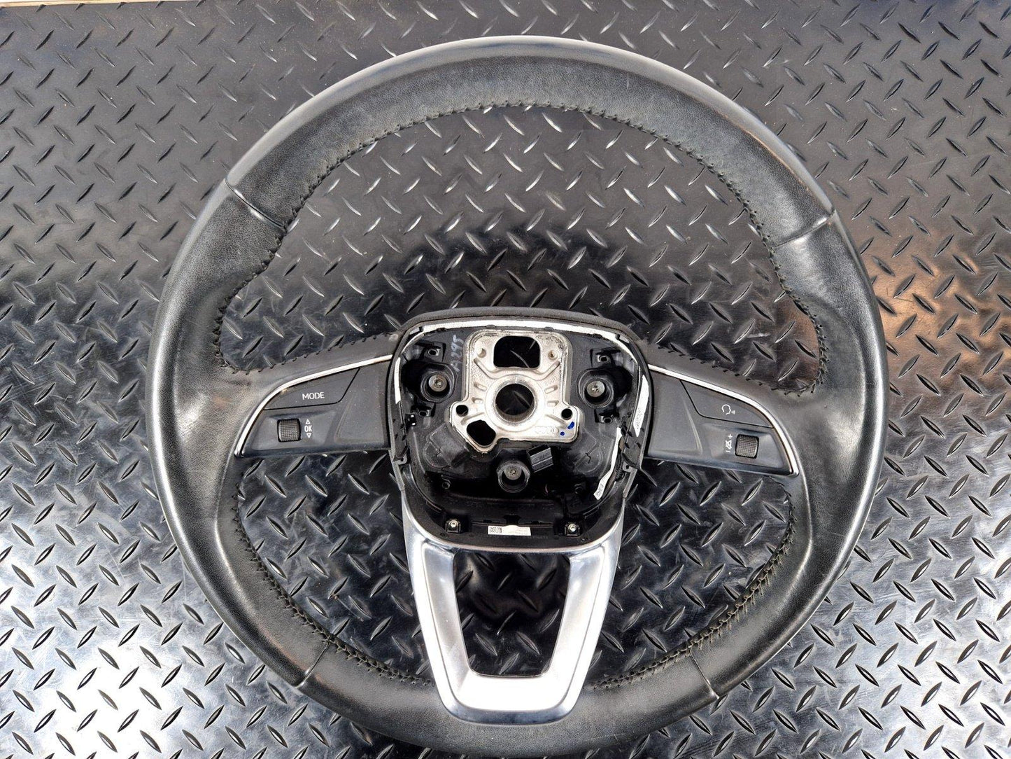 16-19 AUDI A4 B9 GENUINE MULTIFUNCTION STEERING WHEEL 4M0419689