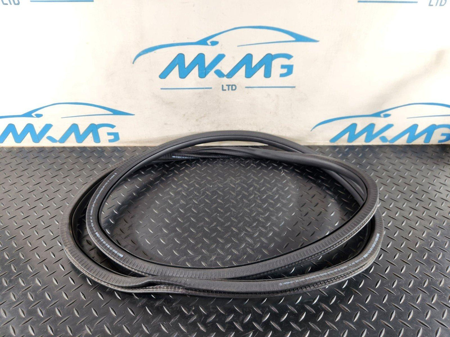 19-ON MERCEDES B CLASS W247 REAR DOOR RUBBER SEAL FITS LEFT & RIGHT A2476920400