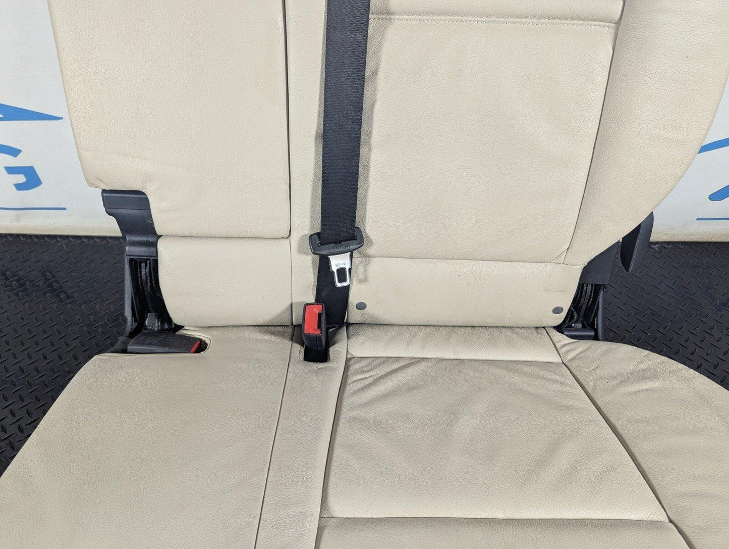 10-13 BMW X5 E70 LCI GENUINE REAR LEFT SEAT WITH ARM REST 6975461