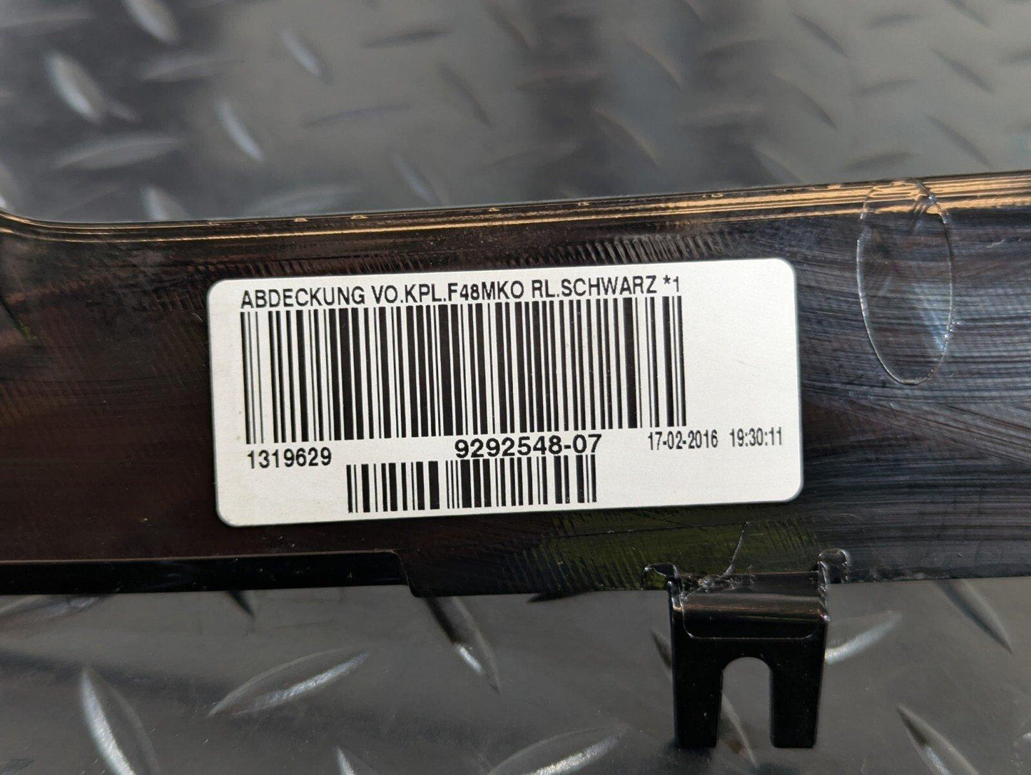 16-22 BMW X1 F48 GENUINE OEM FRONT CENTRE SONSOLE SURROUND TRIM PANEL 9292548