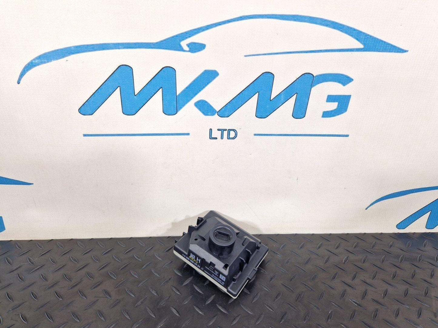 MERCEDES BENZ C200 W205 GENUINE ENGINE IGINTION SWITCH CONTROL UNIT  A2059000924