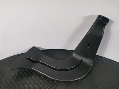 12-18 MERCEDES A-CLASS W176 GENUINE FRONT RIGHT O/S AIR VENT PIPE A2468310246