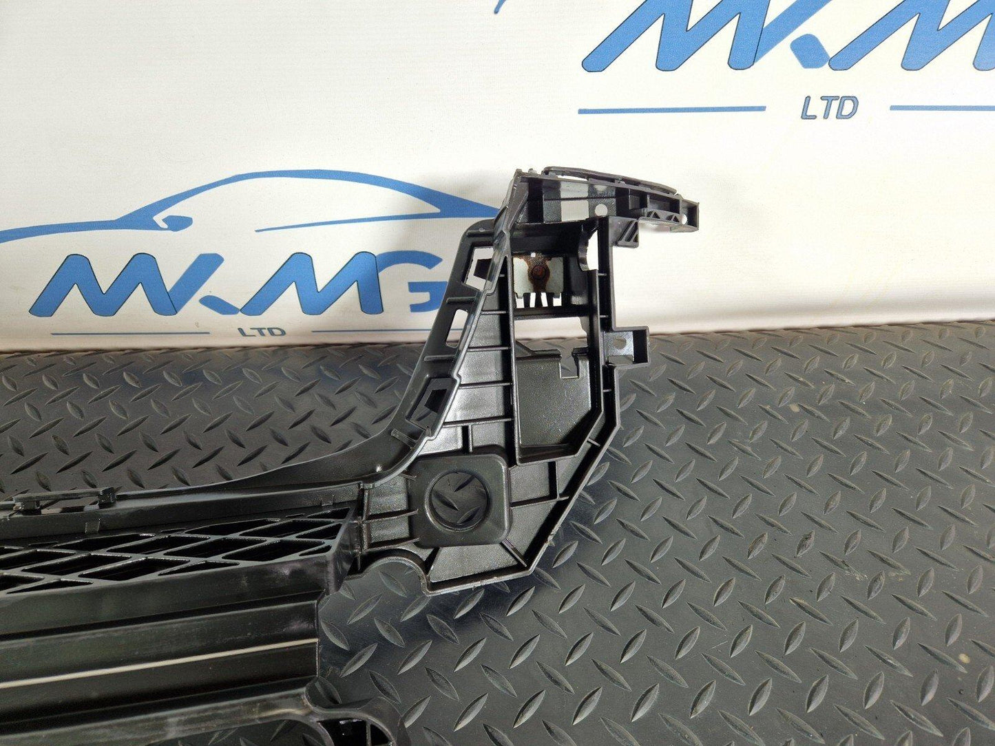 16-19 AUDI A4 AVANT B9 S-LINE OEM REAR BUMPER BRACKET 8W9807385A
