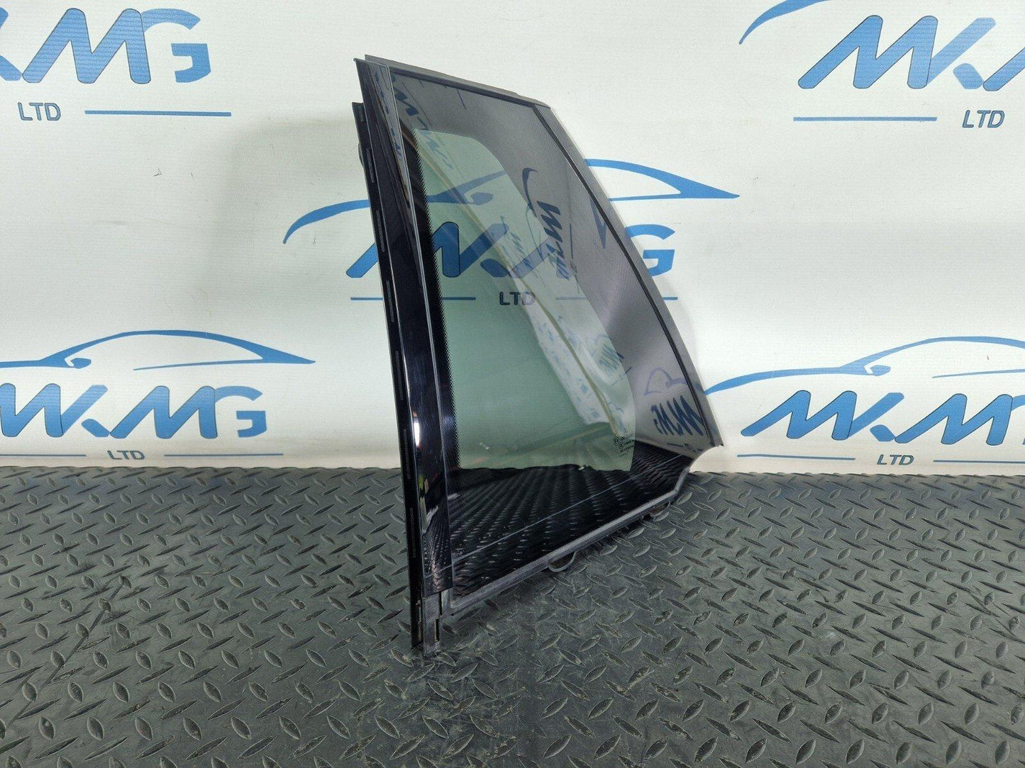 14-21 MERCEDES BENZ C300h W205 OEM REAR LEFT PASSENGER SIDE WINDOW A2057300755