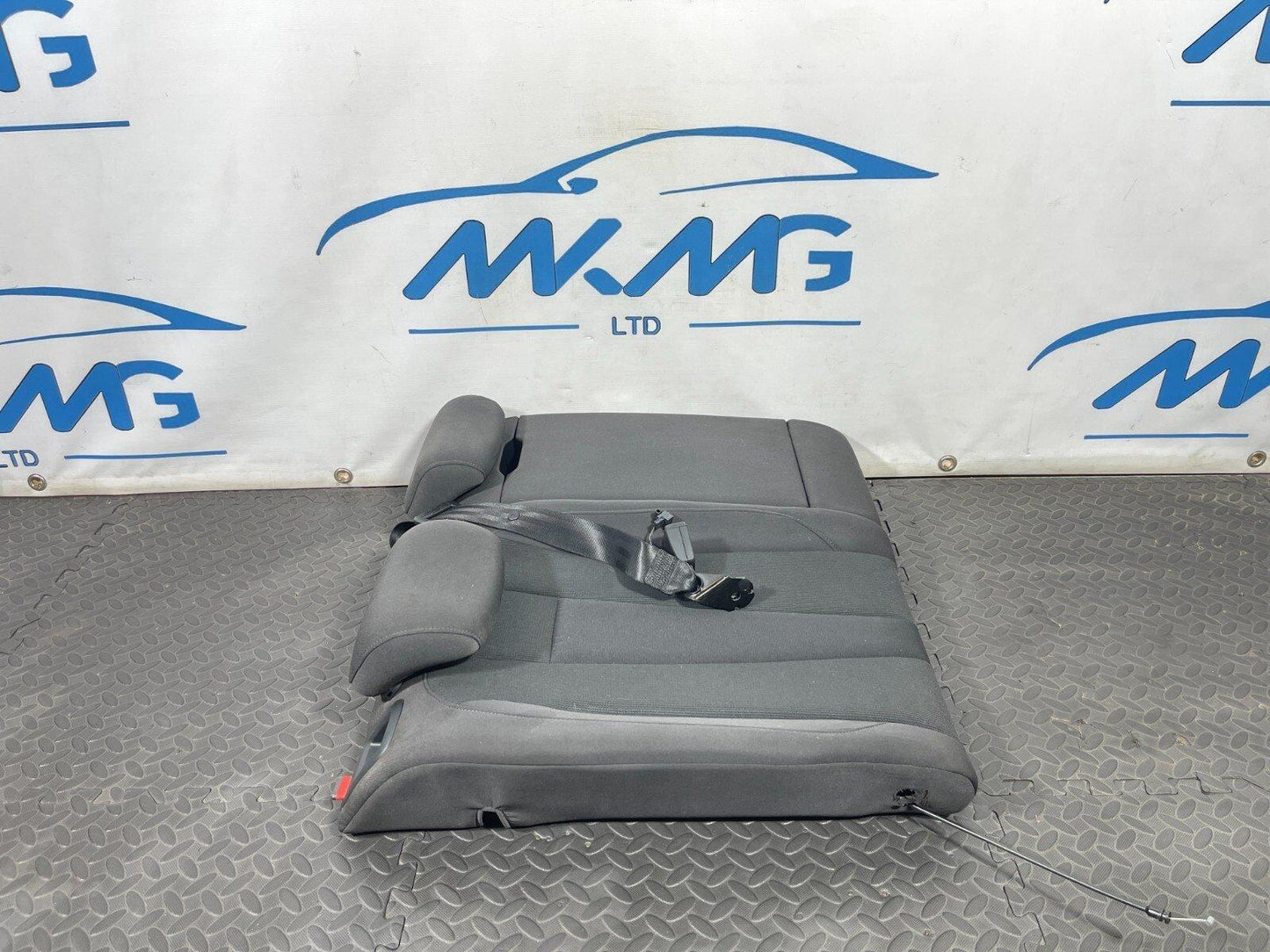 16-19 AUDI A4 B9 GENUINE REAR RIGHT DRIVER SIDE CLOTH SEAT WITH HEADREST