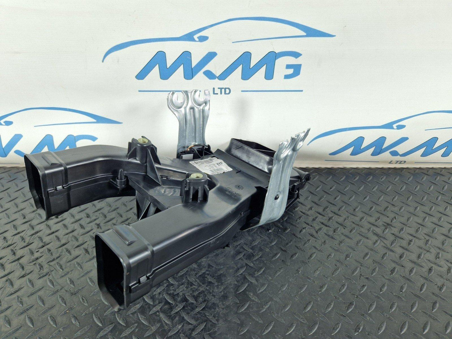 11-19 MERCEDES BENZ ML W166 AIR DISTRIBUTION AIR DUCT INTERIOR A1668301600