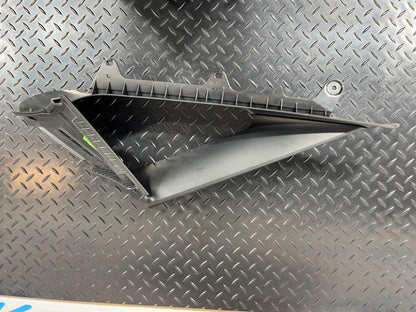14-21 BMW 2 SERIES ACTIVE TOURER F45 216D INTERIOR TRIANGLE TRIM 2570578