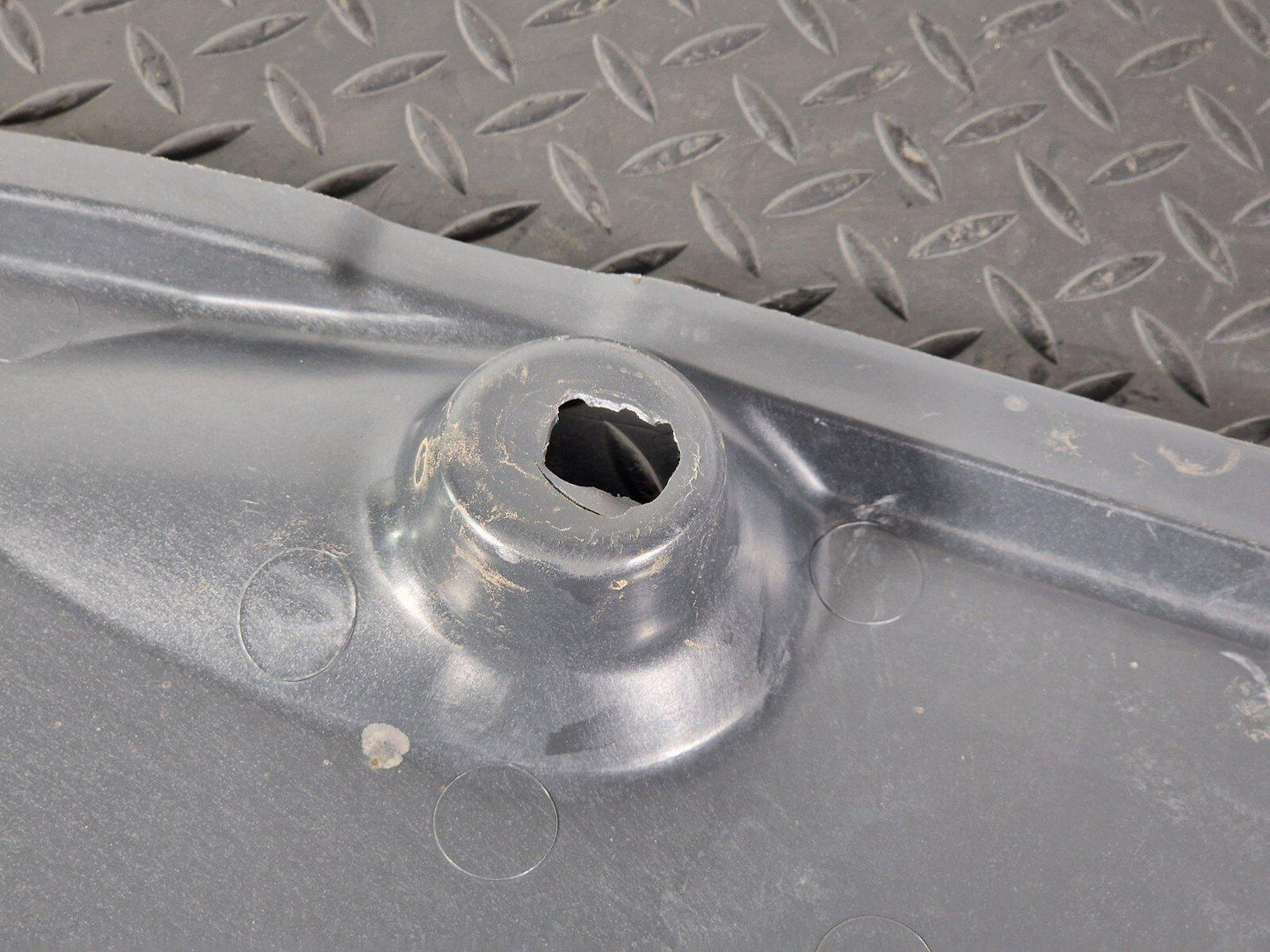 12-18 AUDI A6 C7 GENUINE LEFT SIDE UNDERBODY SHIELD COVER PANEL TRIM 4G0825215B