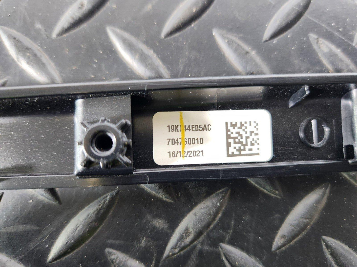 19-ON RANGE ROVER EVOQUE L551 GENUINE CONSOLE TRIM K8D2044E06A