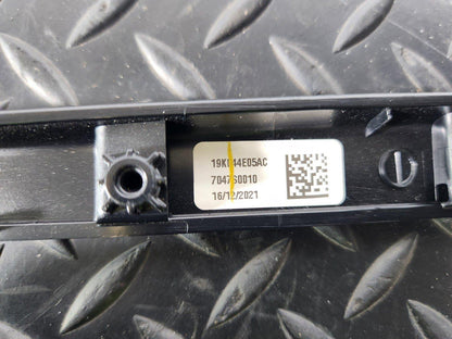 19-ON RANGE ROVER EVOQUE L551 GENUINE CONSOLE TRIM K8D2044E06A