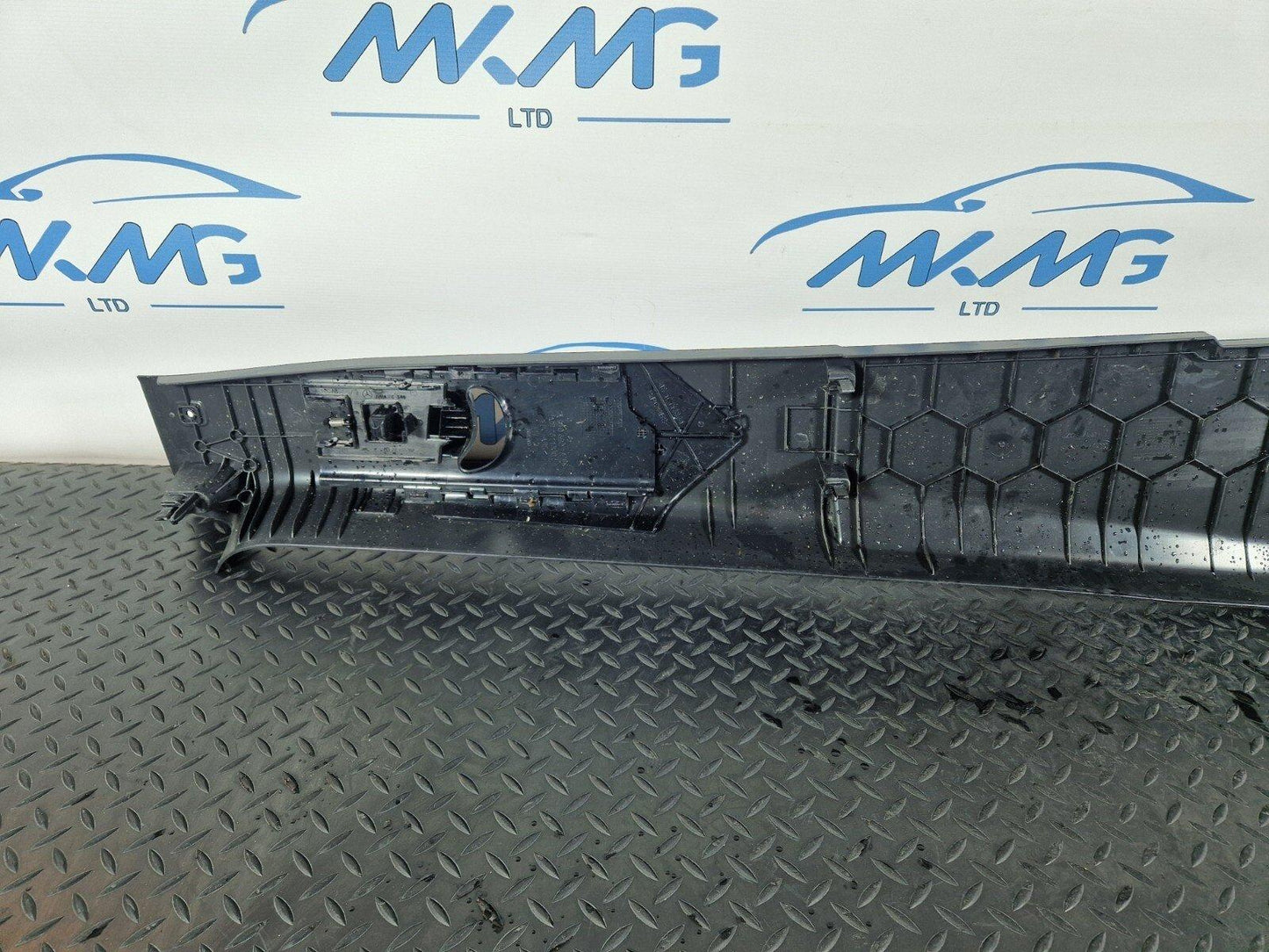 18-ON MERCEDES BENZ SPRINTER W907 W910 LEFT SIDE B PILLAR TRIM COVER A9076903200