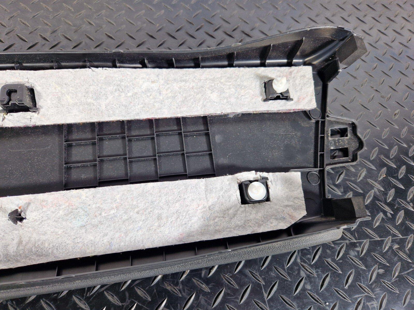 BMW 2 SERIES GRAN COUPE F44 COLUMN BOTTOM COVER DRIVER SIDE BPILLAR TRIM 7475576