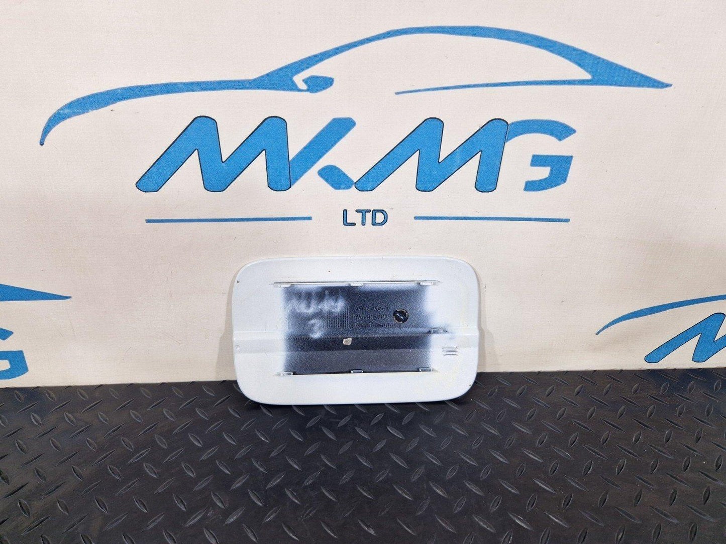 16-19 AUDI A4 B9 S-LINE GENUINE FUEL DOOR FLAP IN GLACIER WHITE 8W0809907 LS9R