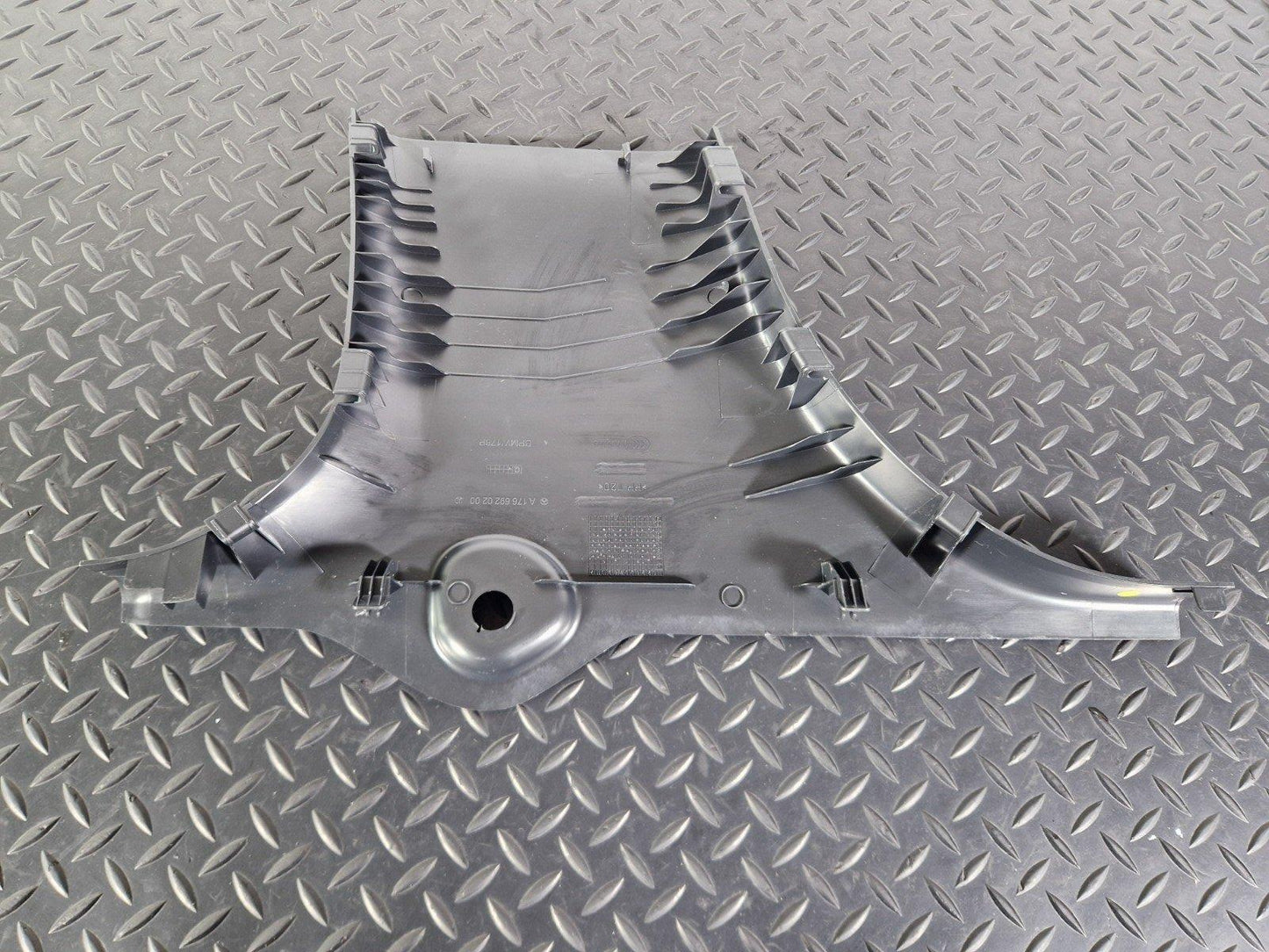 14-19 MERCEDES BENZ GLA X156 GENUINE DRIVER SIDE LOWER B-PILLAR TRIM A1766920200