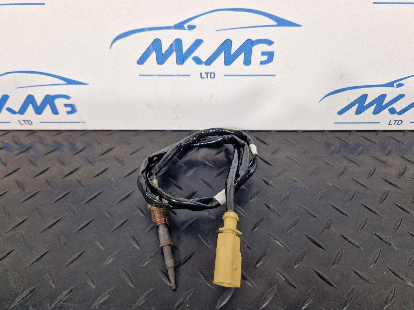 16-19 AUDI A4 B9 GENUINE EXHAUST GAS TEMPERATURE SENSOR 8W0906088F