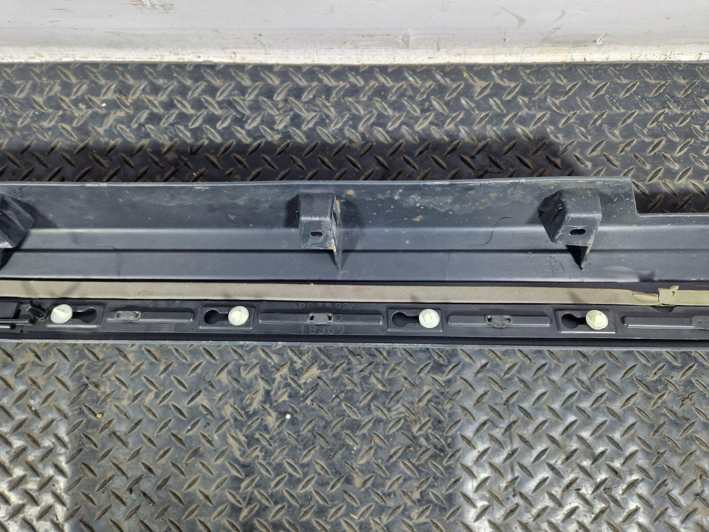Land Rover Discovery Sport Side Skirt Sill Right Side Genuine FK7210154AD
